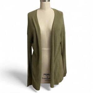 NWT / NEVER WORN / NEW WITH TAGS - Khaki green soft and warm cardigan Size M